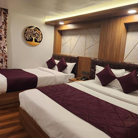 Luxury Stay At Hotel Broadway Boutique Mall Road Chowrasta Near Mahakal Temple Дарджилинг Экстерьер фото