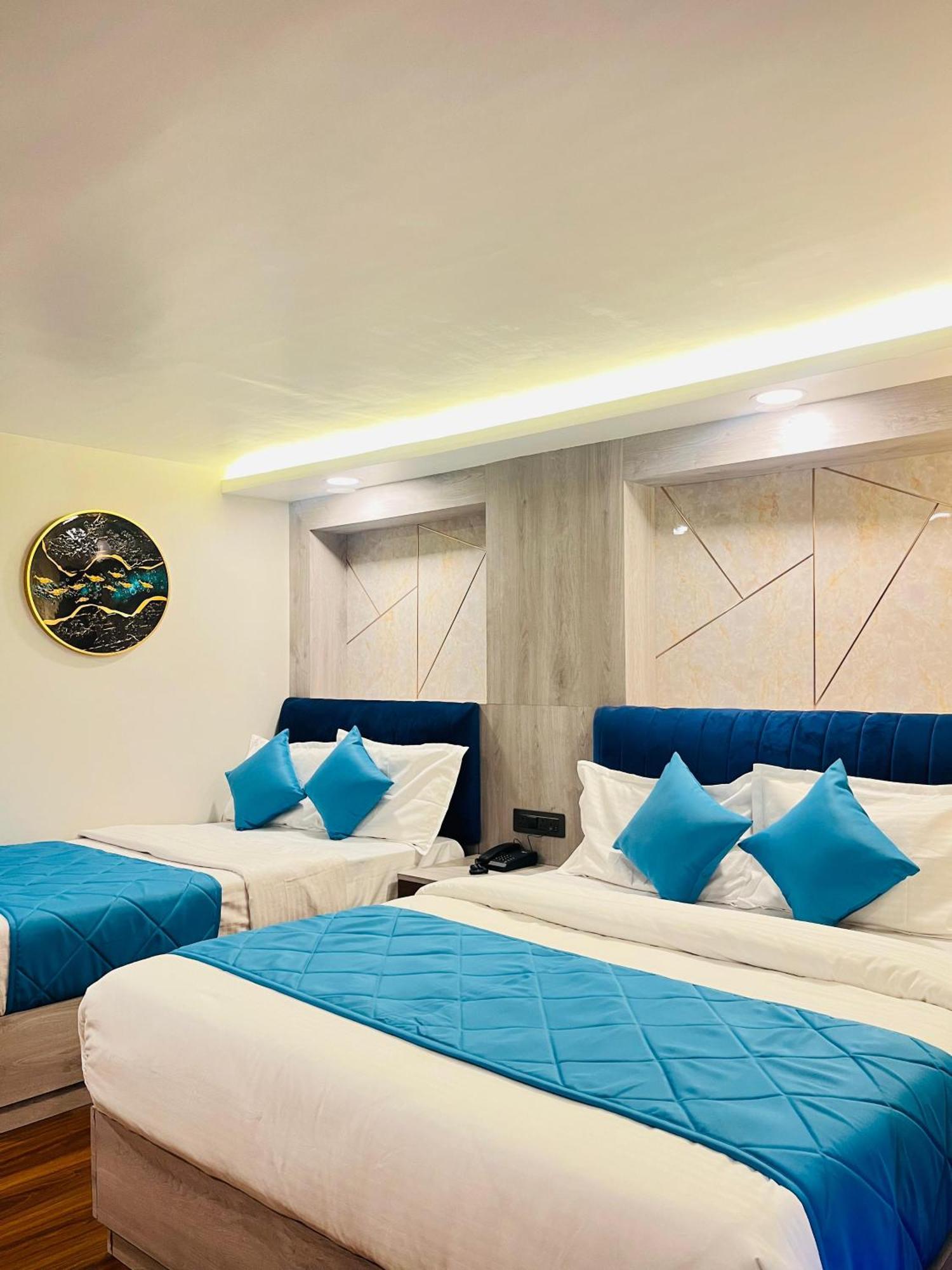 Luxury Stay At Hotel Broadway Boutique Mall Road Chowrasta Near Mahakal Temple Дарджилинг Экстерьер фото